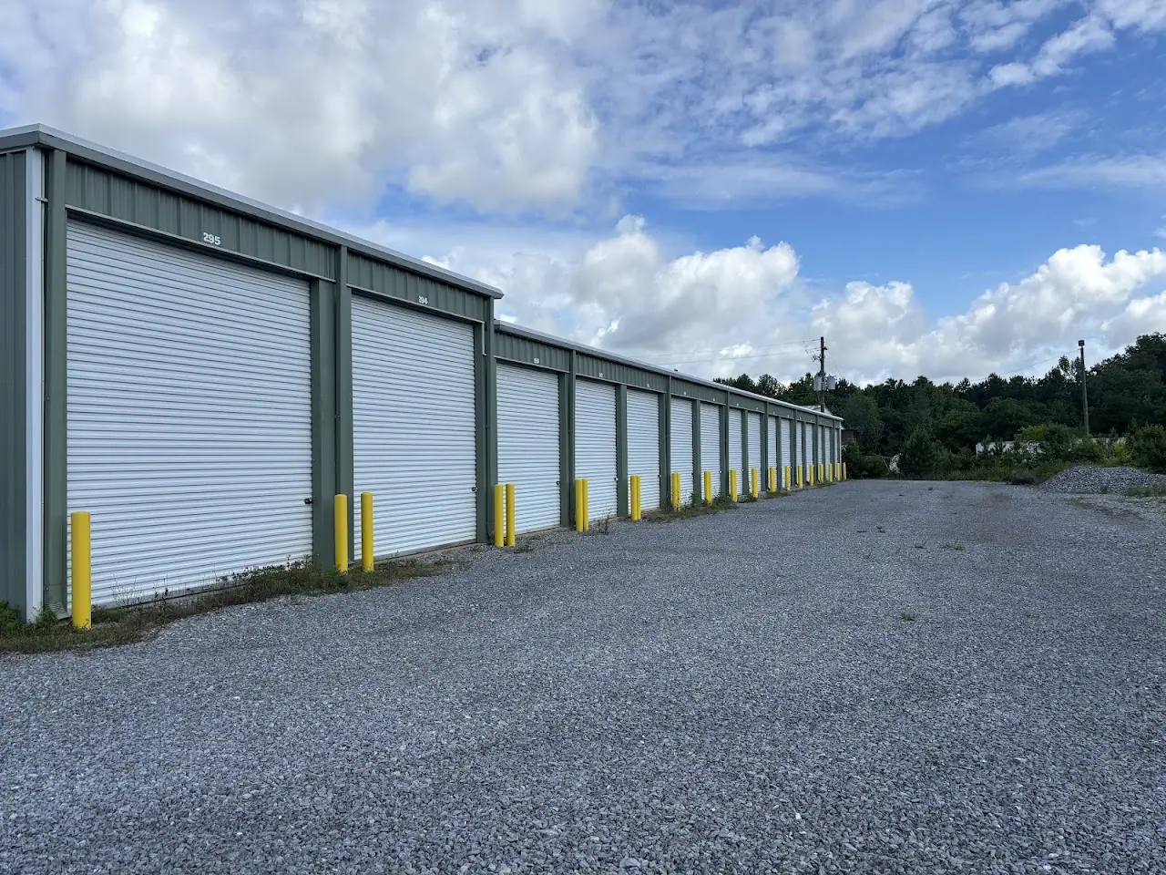 D & D Mini Warehouses, RV storage in Chatsworth