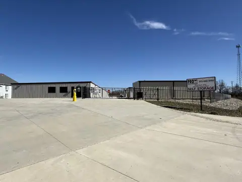 Pro Storage Center photo 3
