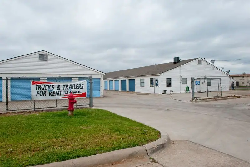 American Self Storage #1, RV storage in Edmond