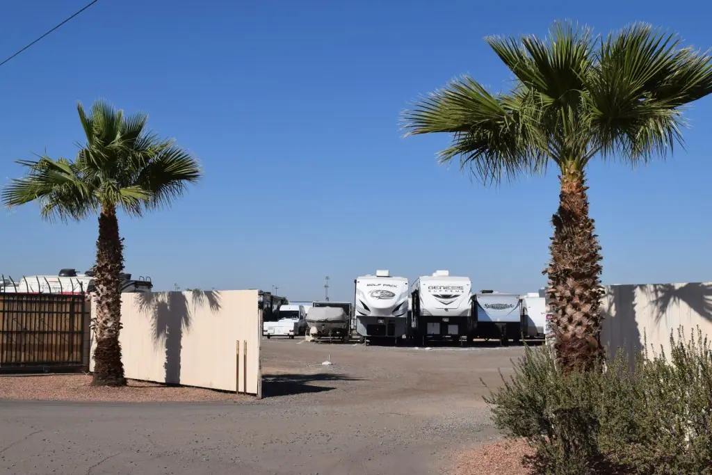El Mir RV and Boat Storage, RV storage in El Mirage