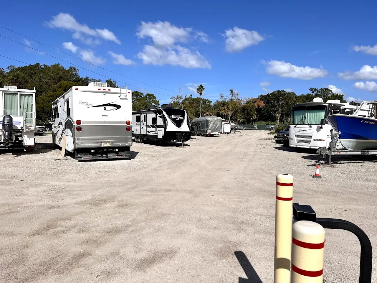 HUBBS Hudson Beach Boat and RV Storage, RV storage in Hudson