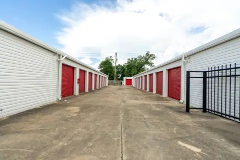 Cypress Storage Moss Bluff photo 2