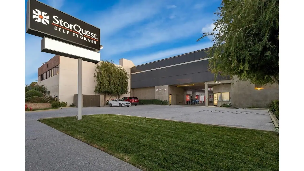 StorQuest Self Storage, RV storage in Tarzana