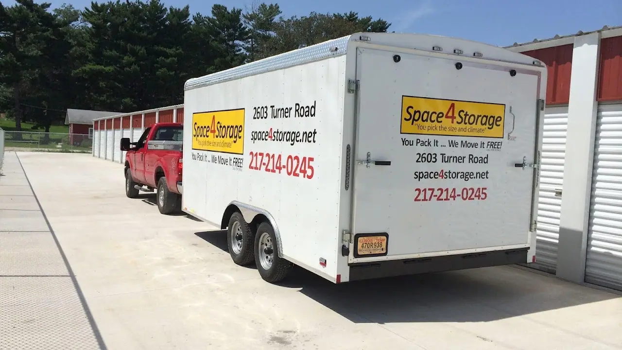 Space 4 Storage, RV storage in Quincy