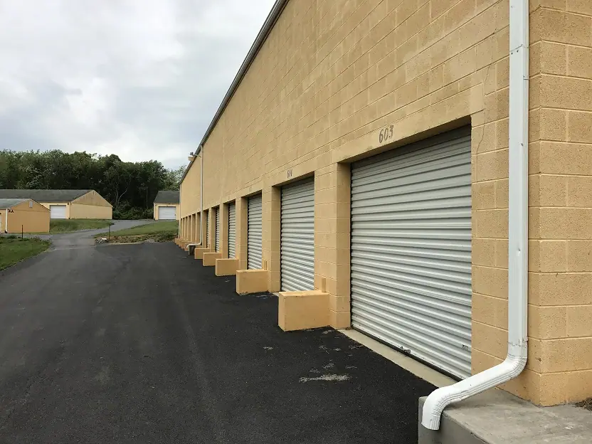 Van Fossen Rentals,Inc, RV storage in Staunton