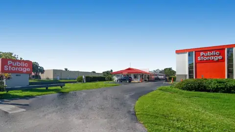 Public Storage in Lauderhill, FL