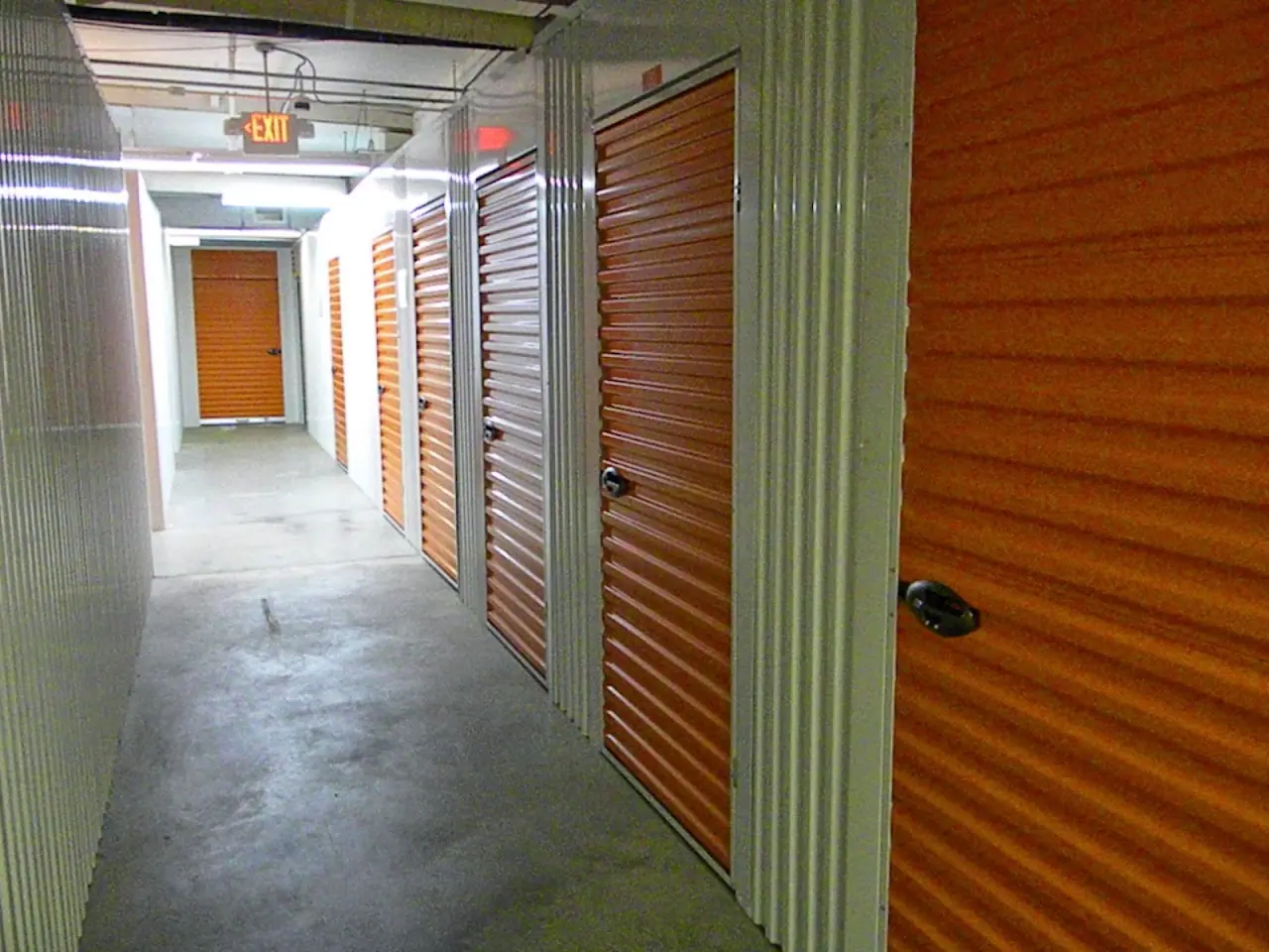 422 Spacemall Self Storage, RV storage in Oaks