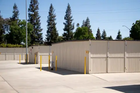 Derrel's Mini Storage photo 2