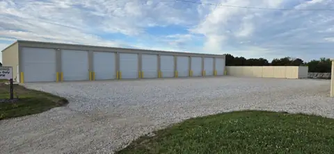 YY Storage RV Boat Storage in Macon, MO