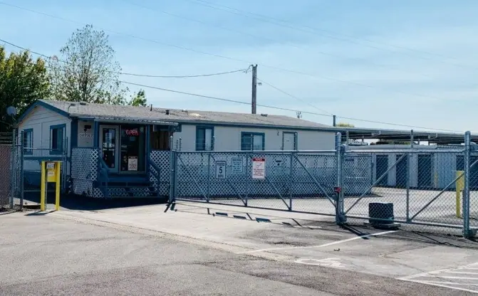 Riverside Storage, RV storage in Albany