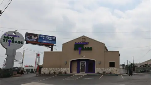 A-AAAKey Mini Storage - Balcones in Balcones Heights, TX