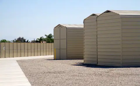 Derrel's Mini Storage in Bakersfield, CA