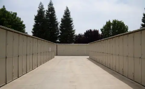 Derrel's Mini Storage in Bakersfield, CA