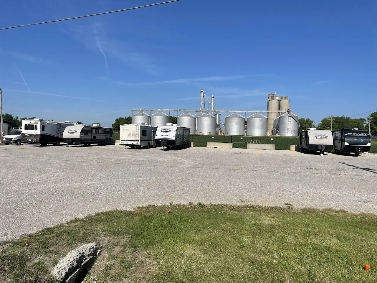 Fred Dog Storage, RV storage in Mascoutah
