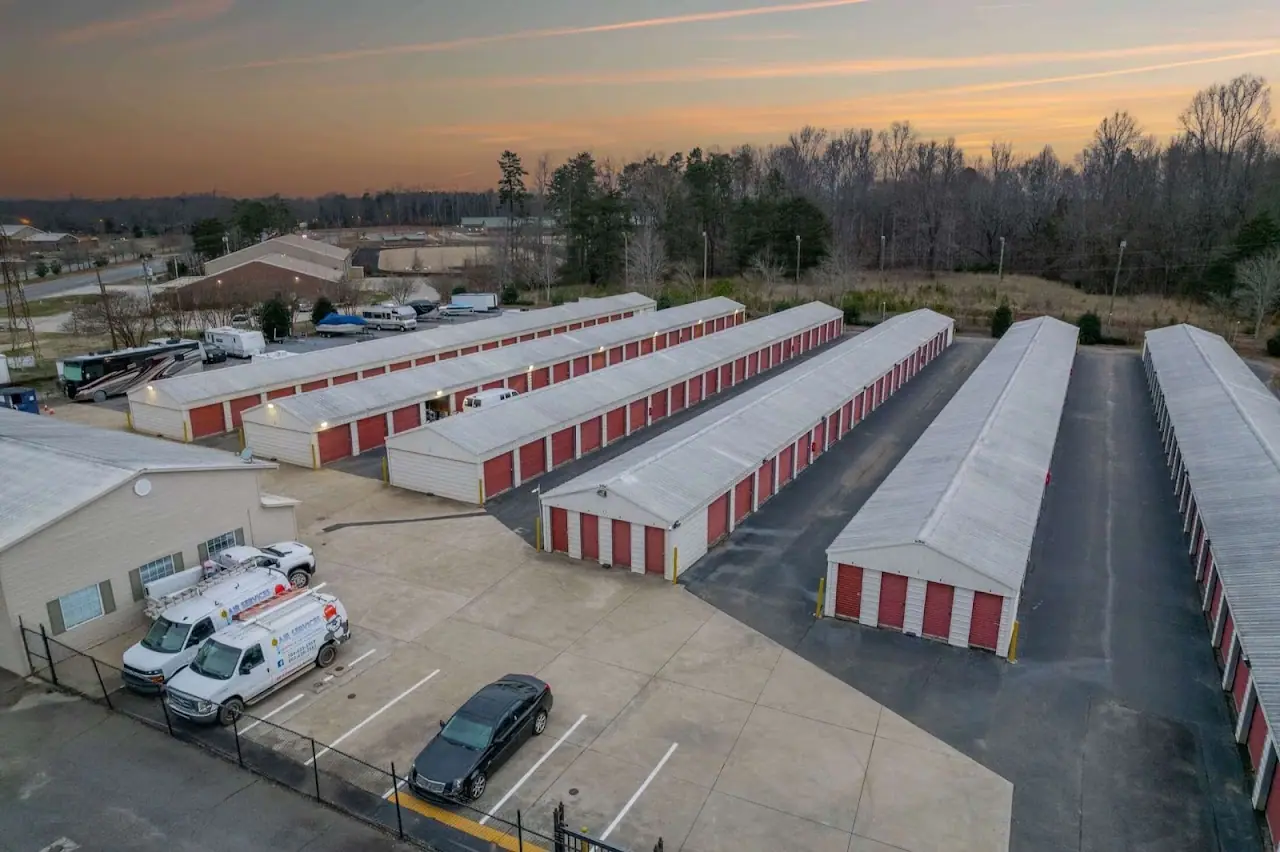 Lake Wylie Self Storage - Charlotte Highway, RV storage in Clover