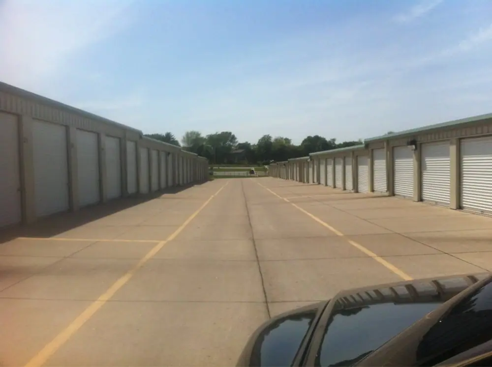 Bettendorf Self Storage & RV, RV storage in Bettendorf