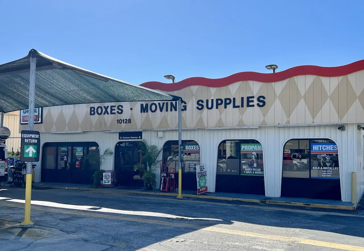 Self-Storage at U-Haul, RV storage in Leesburg