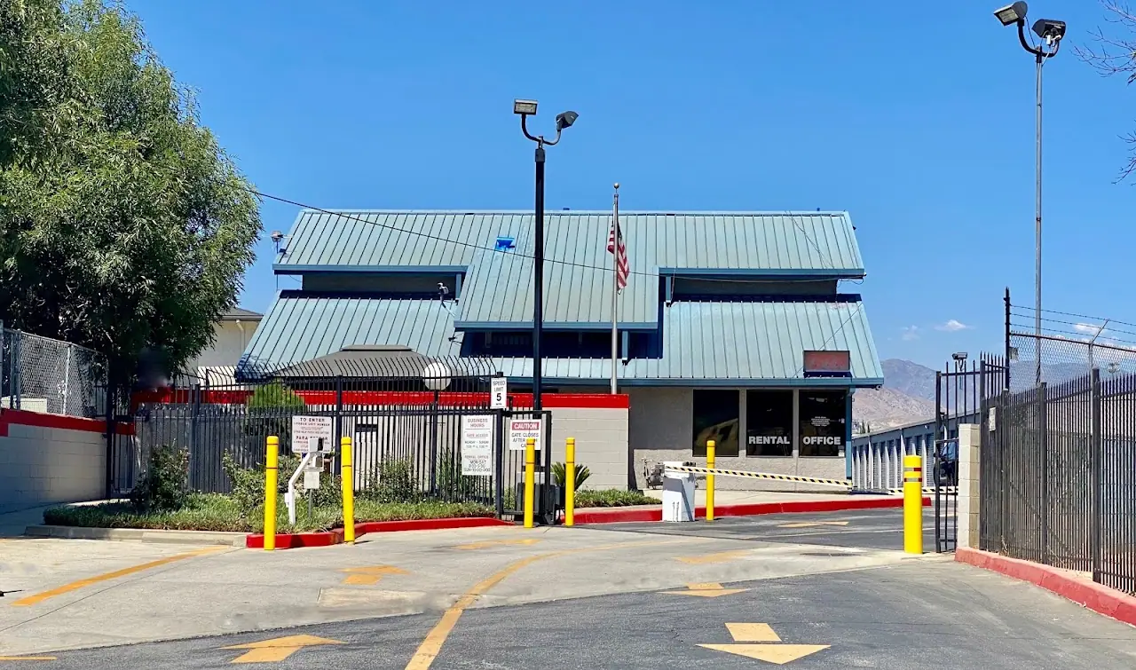 Laurel Canyon Self Storage | Se Habla Espanol, RV storage in San Fernando