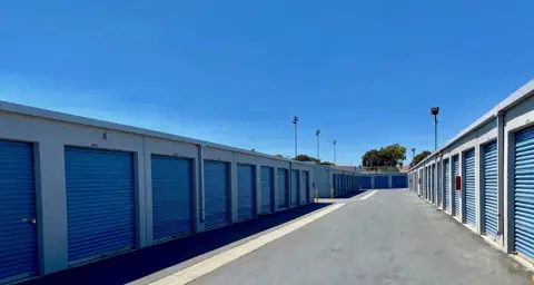 Laurel Canyon Self Storage | Se Habla Espanol photo 2