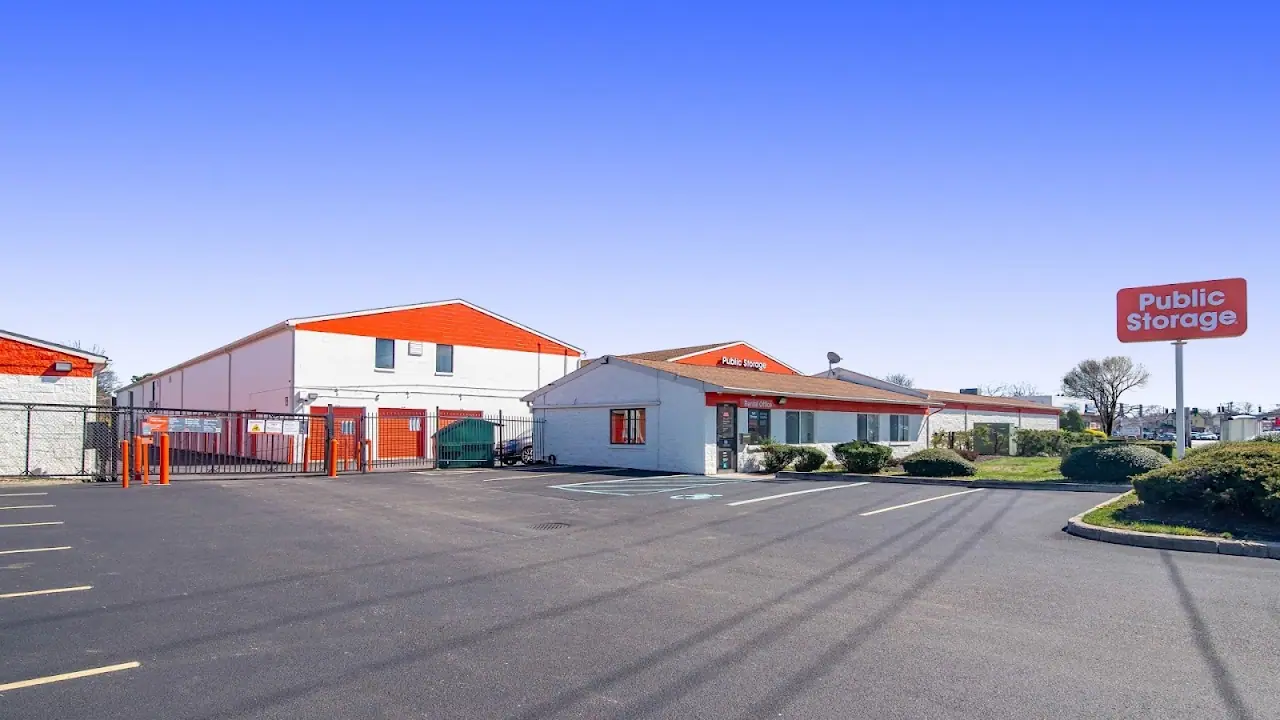 Public Storage, RV storage in Farmingdale