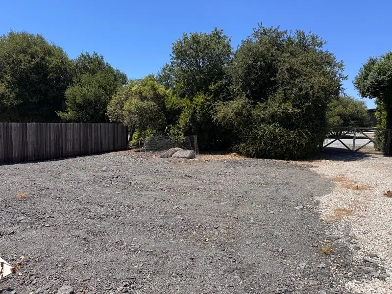 Peartree Court RV Storage, RV storage in San Martin