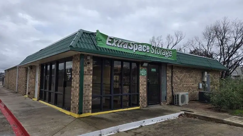 Extra Space Storage, RV storage in Bedford