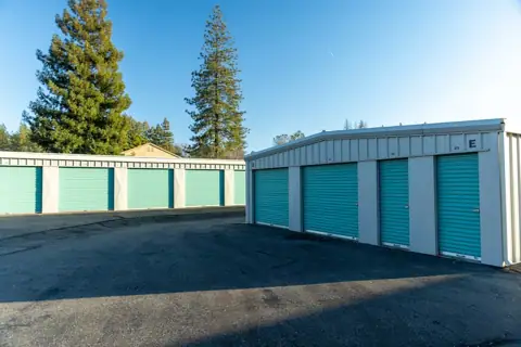 Lone Pine Storage photo 2