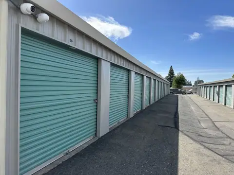 Lone Pine Storage photo 3