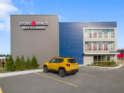 Store Space Self Storage in Pontiac, MI