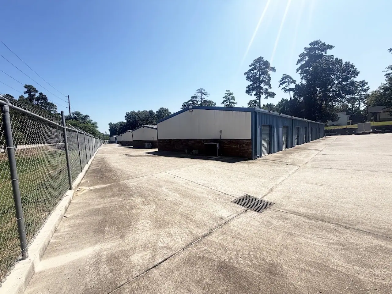 Lockaway Storage, RV storage in Montgomery