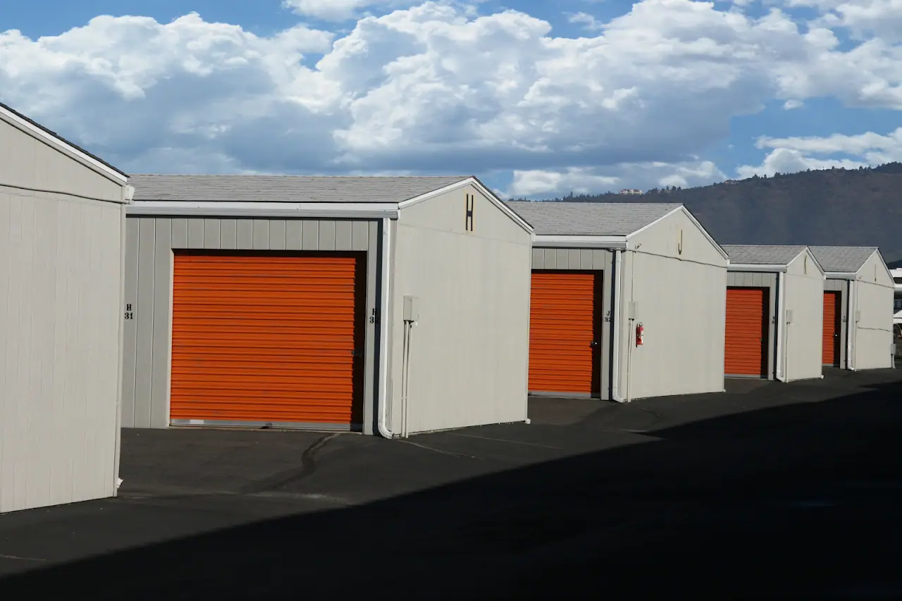Mini Storage Warehouse, RV storage in Medford