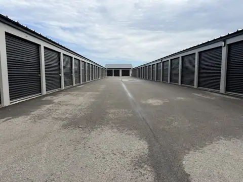 19th Ave Storage photo 2