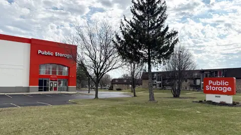 Public Storage in Hanover Park, IL