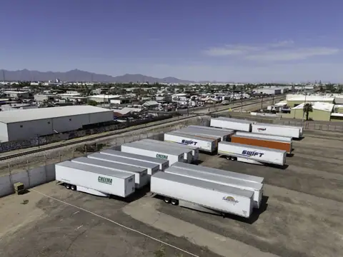 Paddock Parking photo 2