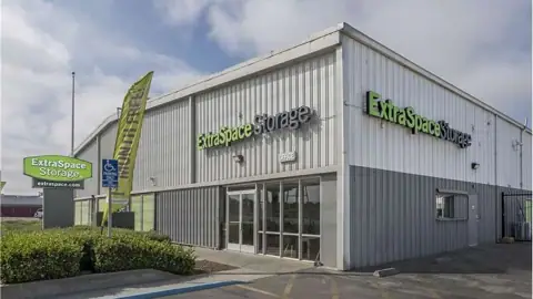 Extra Space Storage in Oakland, CA