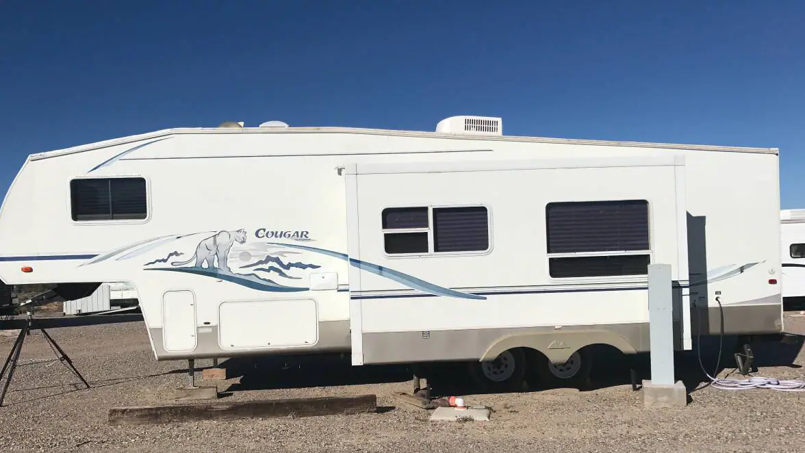 COTTONWOOD RV & MH PARK-- PLUS RV STORAGE, RV storage in Española