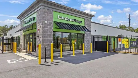 Extra Space Storage in Whiting, NJ
