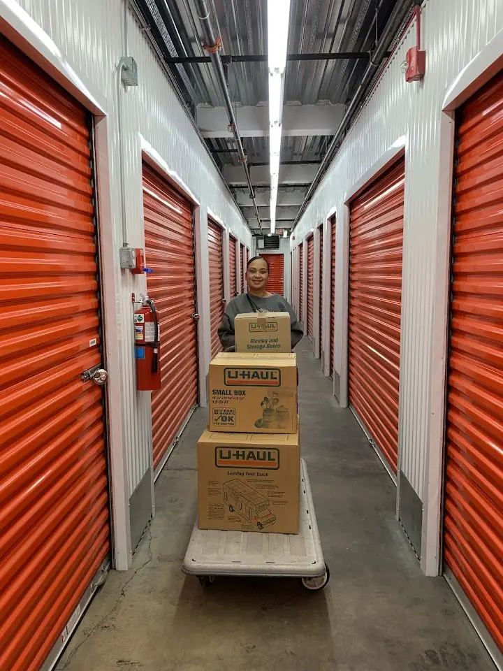 Self-Storage at U-Haul, RV storage in Chicago