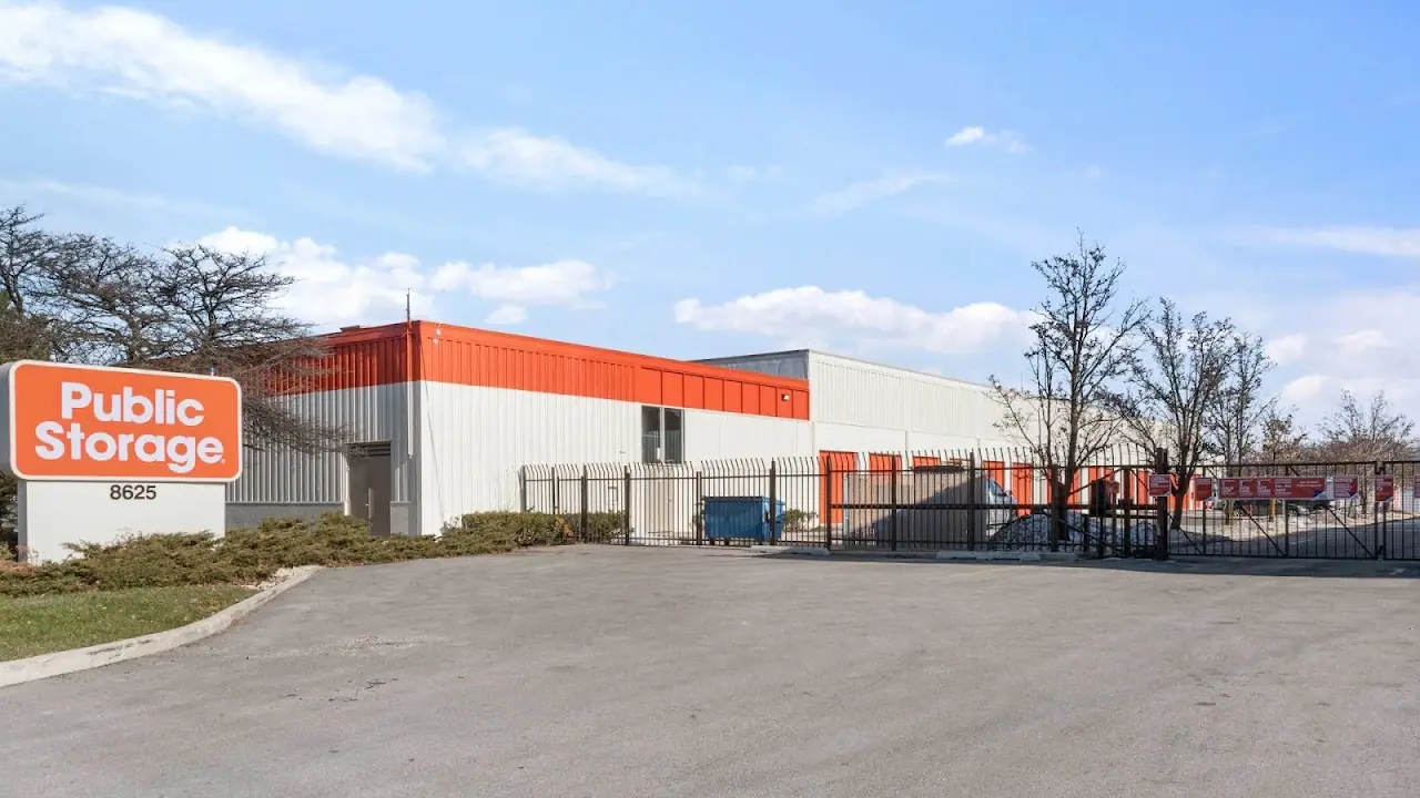 Public Storage, RV storage in Morton Grove