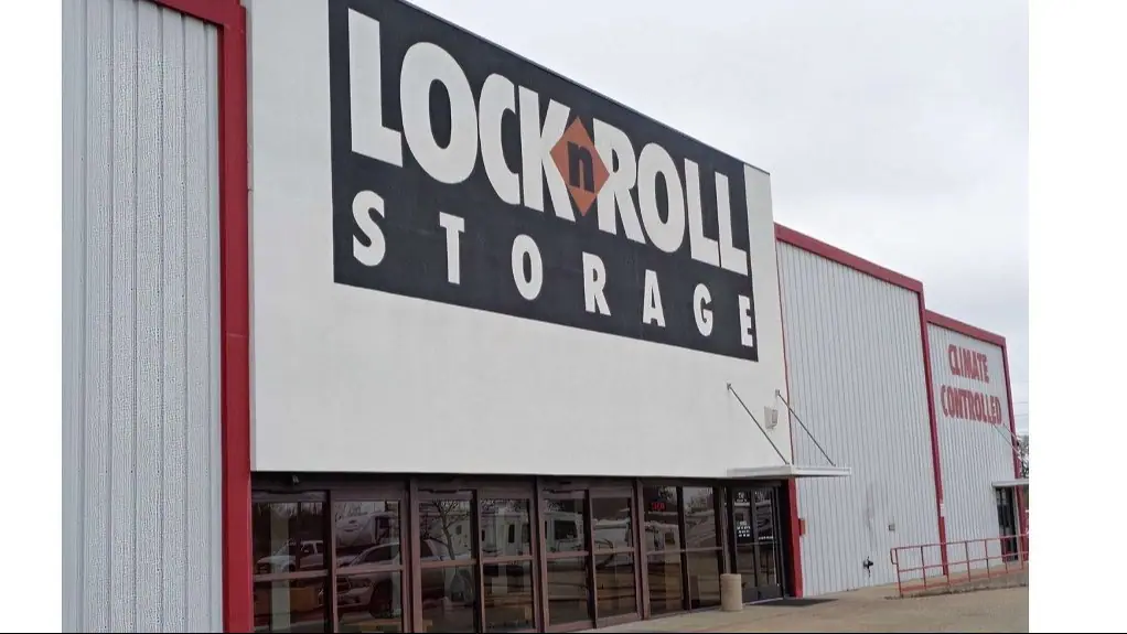 Lock N Roll Storage, RV storage in College Station