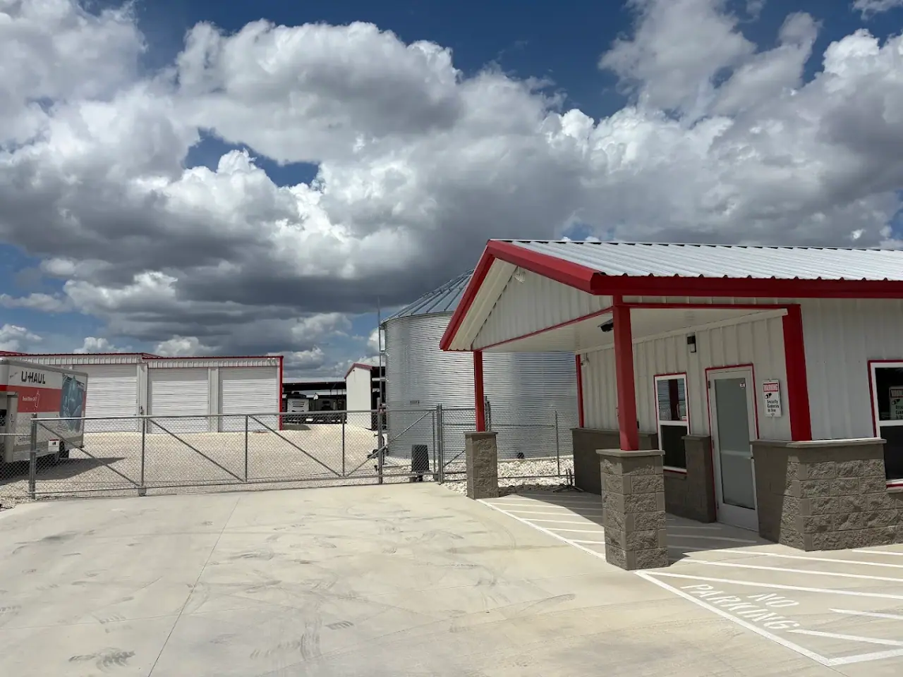 Lone Star Boat and RV Storage - Boerne, RV storage in Bergheim