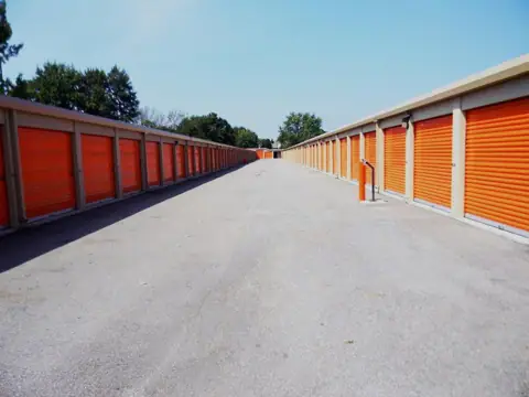 Public Storage photo 2