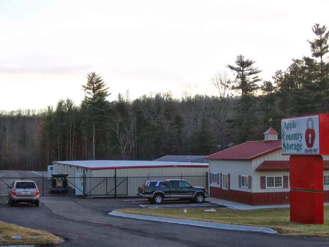 Apple Country Storage, RV storage in Hendersonville