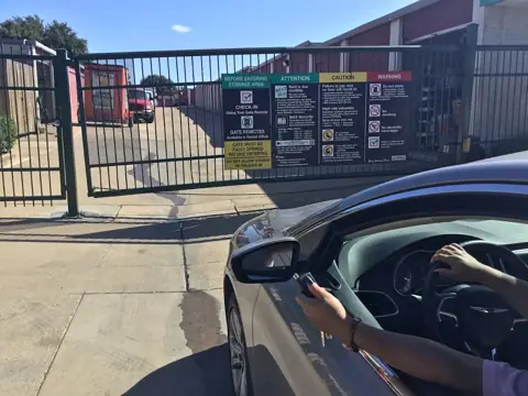 Self-Storage at U-Haul in Fort Worth, TX