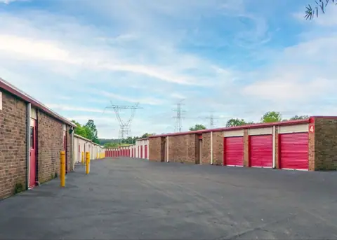 Devon Self Storage Cordova, Tennessee photo 3