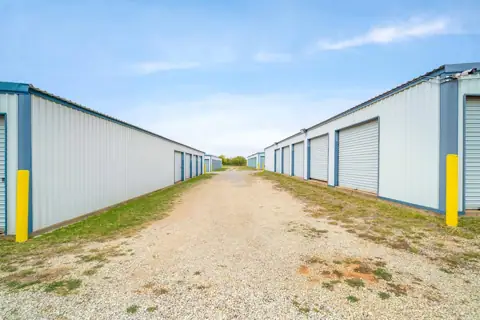 StoreLine Self Storage photo 2