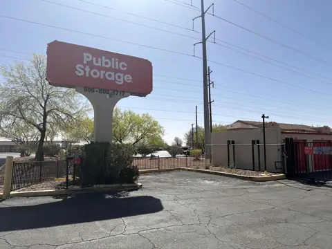Public Storage photo 2