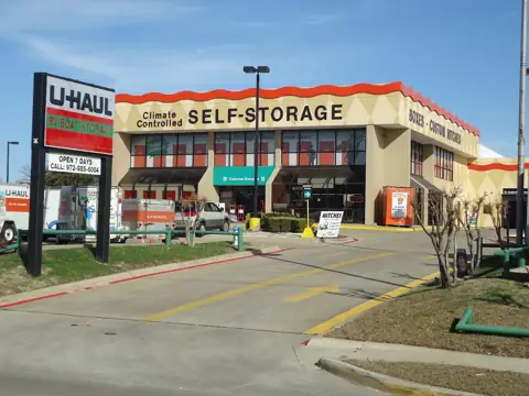 Self-Storage at U-Haul in Plano, TX