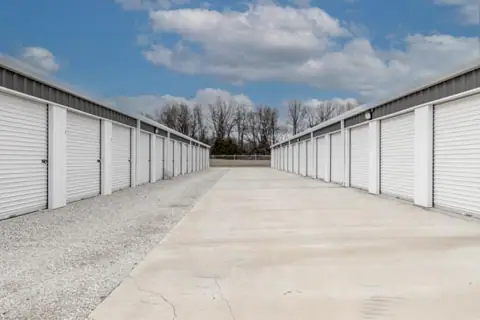 Strafford Storage photo 2
