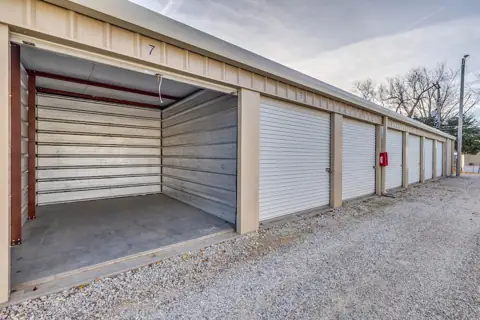 Mini Mall Storage - Hutchinson photo 2